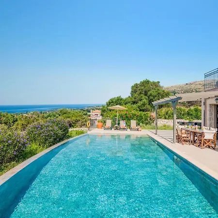 Helona Sun By ヴィラ Ratzaklíon